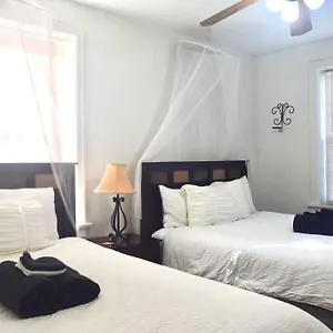 Beautiful Getaway In Apartment Saint Louis